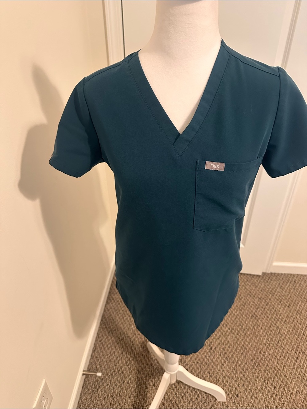 FIGS Catrina Scrub Top Caribbean Blue Size XXS